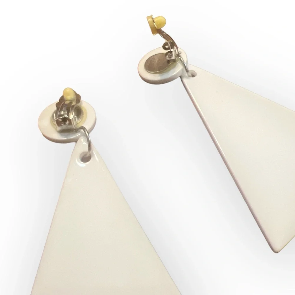 Retro‎ 1960’s Mod Inspired Clip On Triangle Earrings, Drop Style, White, XL